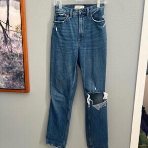 Abercrombie Curve Love 90s High Rise Straight Jean